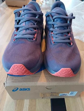 Asics Novablast 5 bike de segunda mano — imagen 3 de 6
