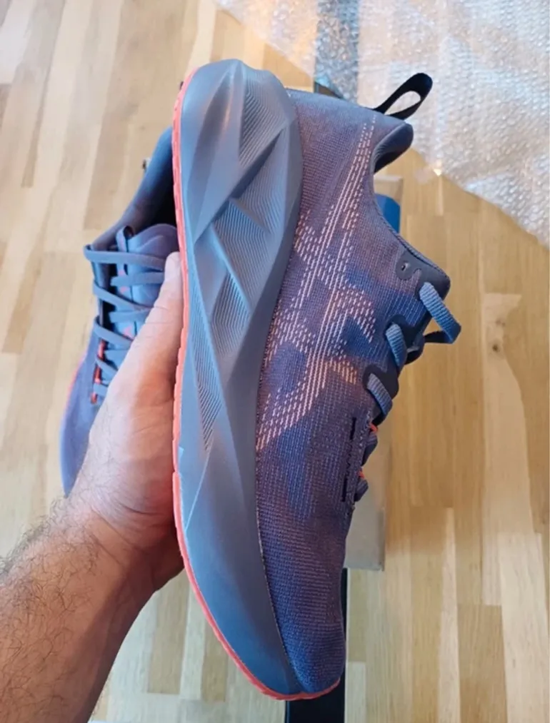 Asics Novablast 5 bike de segunda mano — imagen 2 de 6