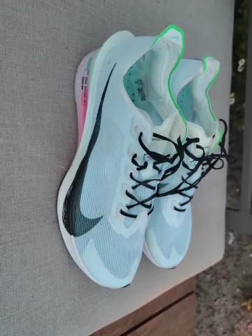 Nike Vaporfly 04 Running Shoes usato