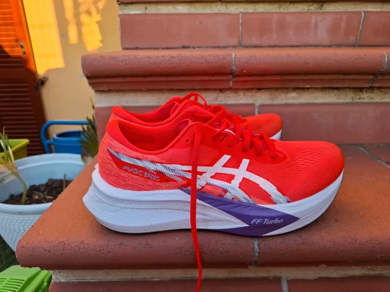 Tweedehands Asics Magic Speed 4 bike — afbeelding 2 van 3