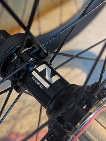 Used Novatec R6 LRS 700c HG Wheelset bike — image 3 of 8