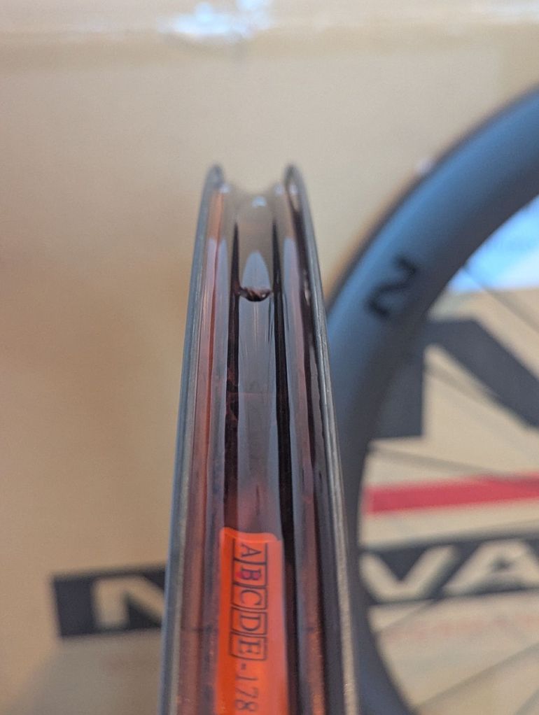 Used Novatec R6 LRS 700c HG Wheelset bike — image 5 of 8