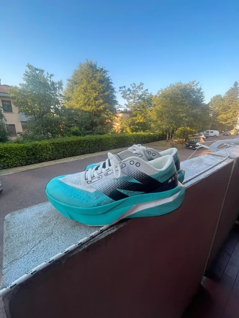 Gebrauchtes New Balance FuelCell SuperComp Elite v4 bike — Bild 2 von 7