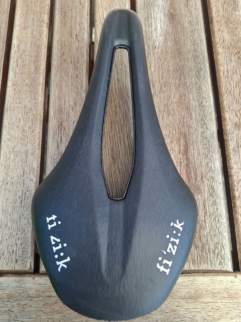 Used Fizik Vento Argo 00 Saddles & Seatposts