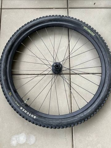 Käytetty Specialized Status 160 2023 Wheels