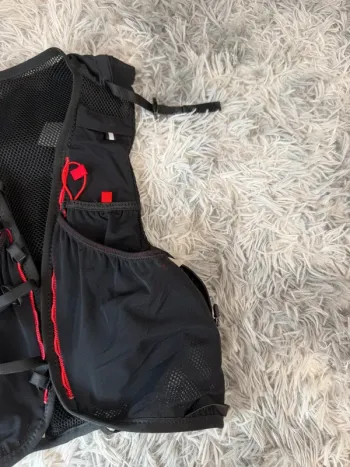 Used Salomon Running Hydration Vest XS/S bike — image 4 of 9
