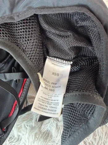 Used Salomon Running Hydration Vest XS/S bike — image 9 of 9