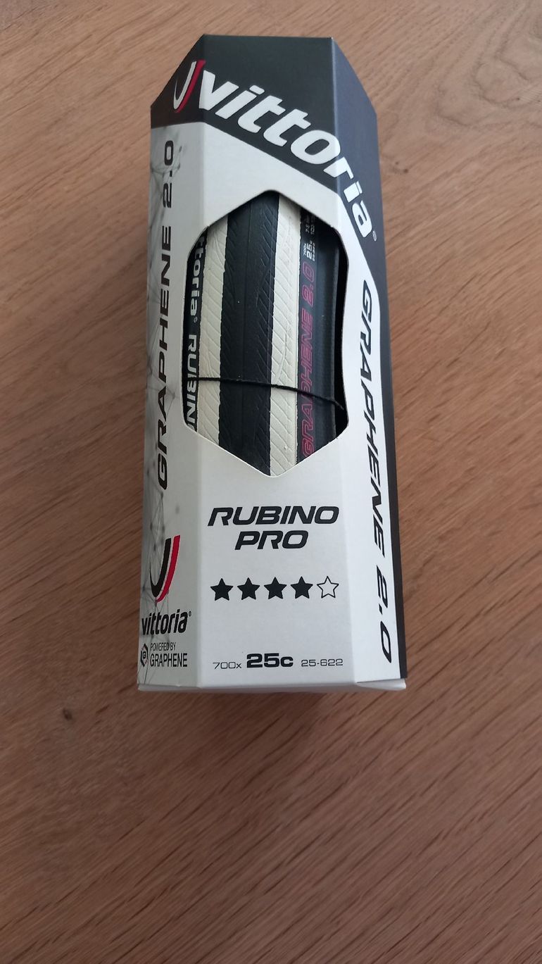 Used Vittoria Rubino Pro G2.0 25c black/white 2026 bike — image 1 of 5