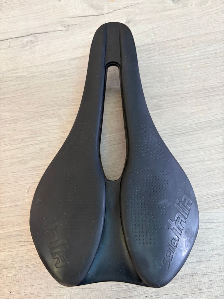 Selle Italia Novus Boost EVO Superflow Saddle bike d'occasion — image 1 sur 7