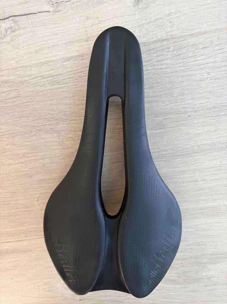 Selle Italia Novus Boost EVO Superflow Saddle bike d'occasion — image 2 sur 7