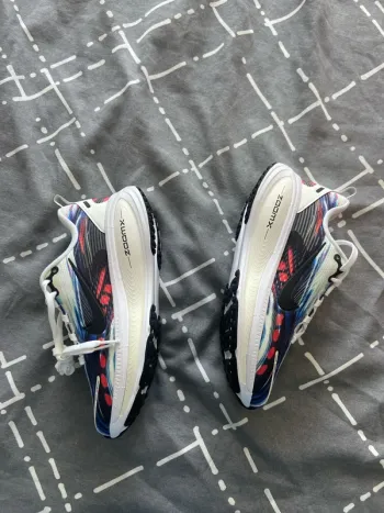 Použité Nike Zoom Vomero 18 SE bike — obrázek 11 z 13