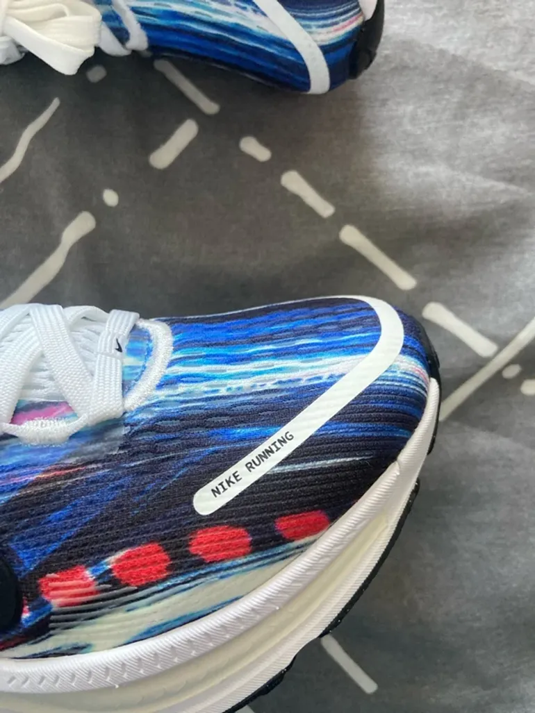 Použité Nike Zoom Vomero 18 SE bike — obrázek 2 z 13