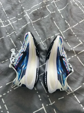 Použité Nike Zoom Vomero 18 SE bike — obrázek 10 z 13
