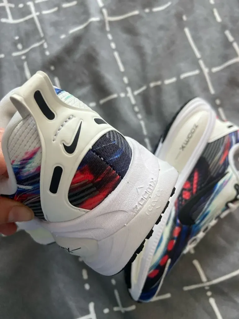 Použité Nike Zoom Vomero 18 SE bike — obrázek 12 z 13