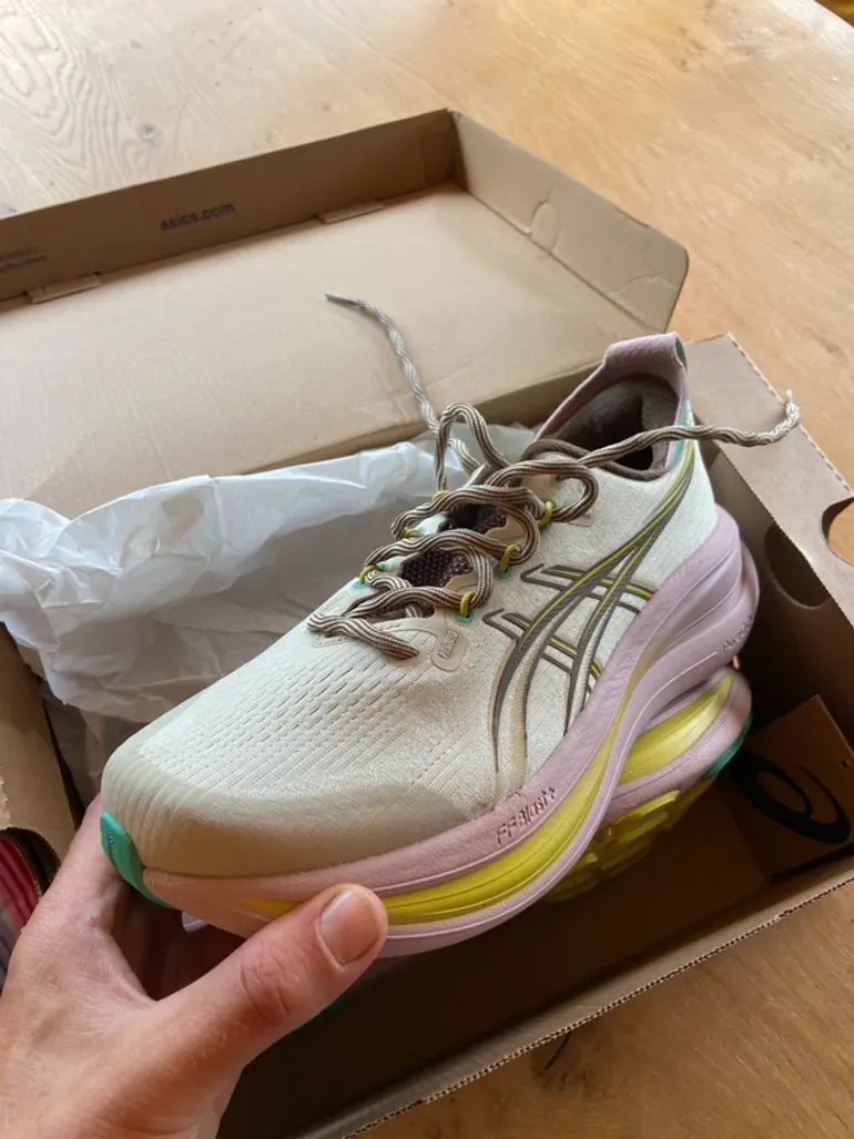 Tweedehands Asics Gel-Nimbus 28 TR bike — afbeelding 4 van 8