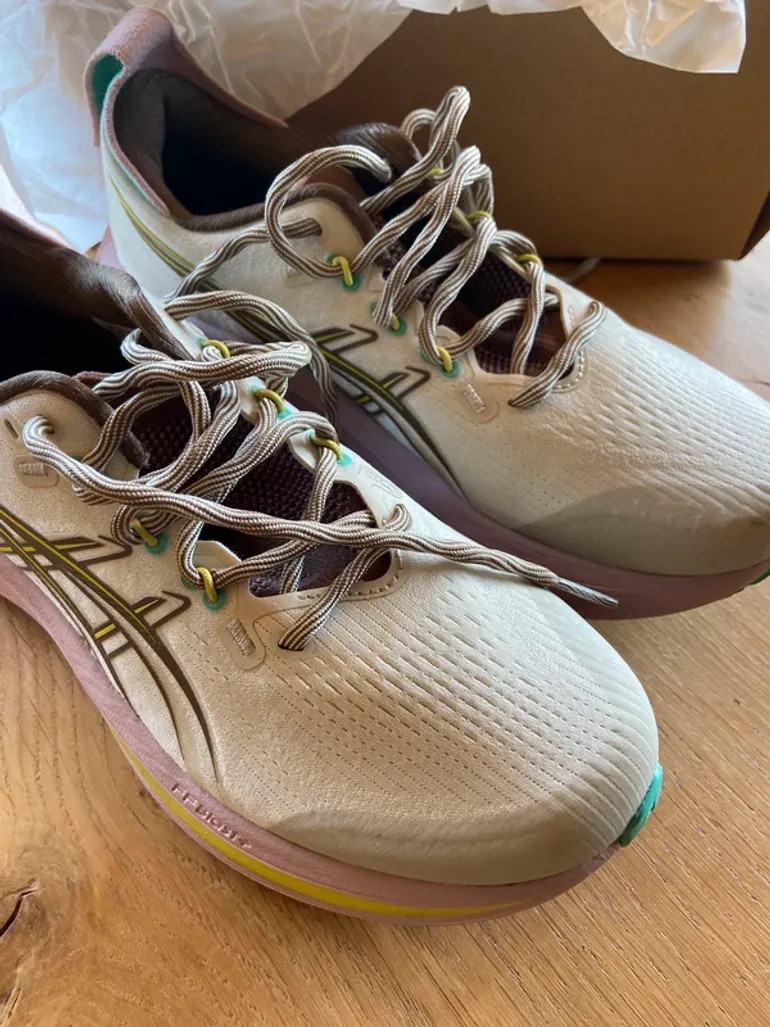 Tweedehands Asics Gel-Nimbus 28 TR bike — afbeelding 6 van 8