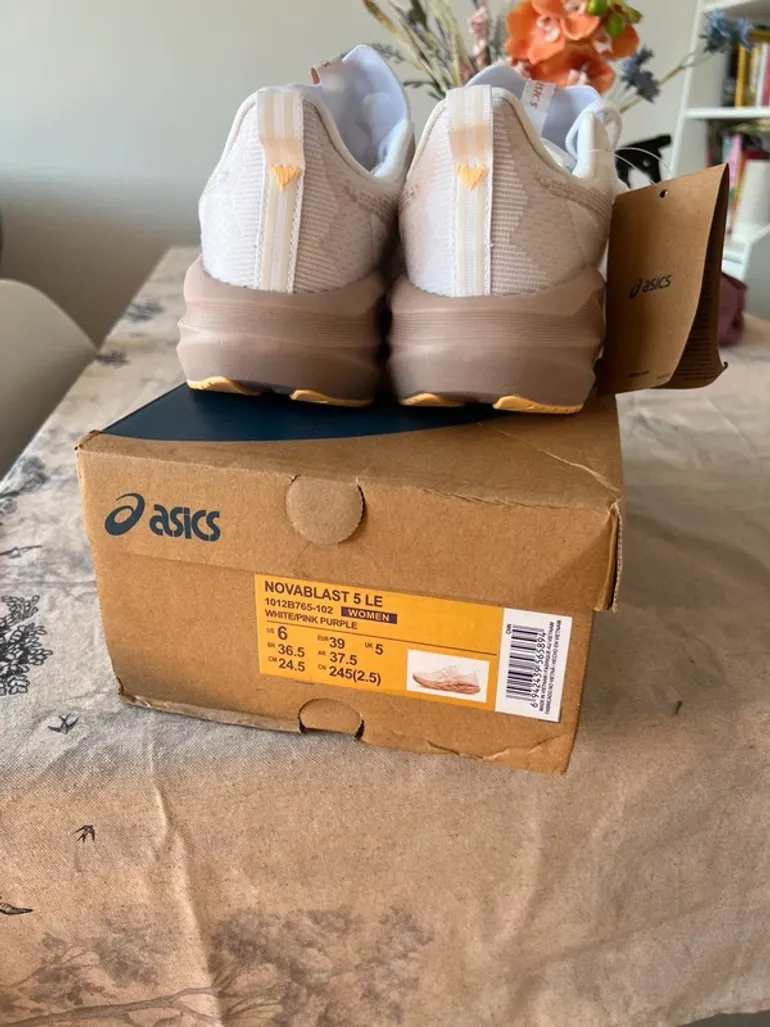 Asics Novablast 5 bike de segunda mano — imagen 7 de 7