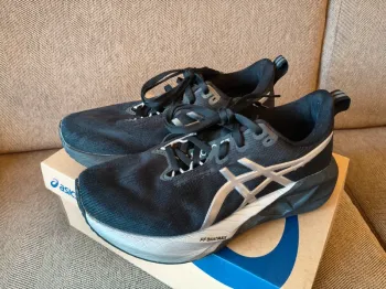 Asics Novablast 5 bike de segunda mano