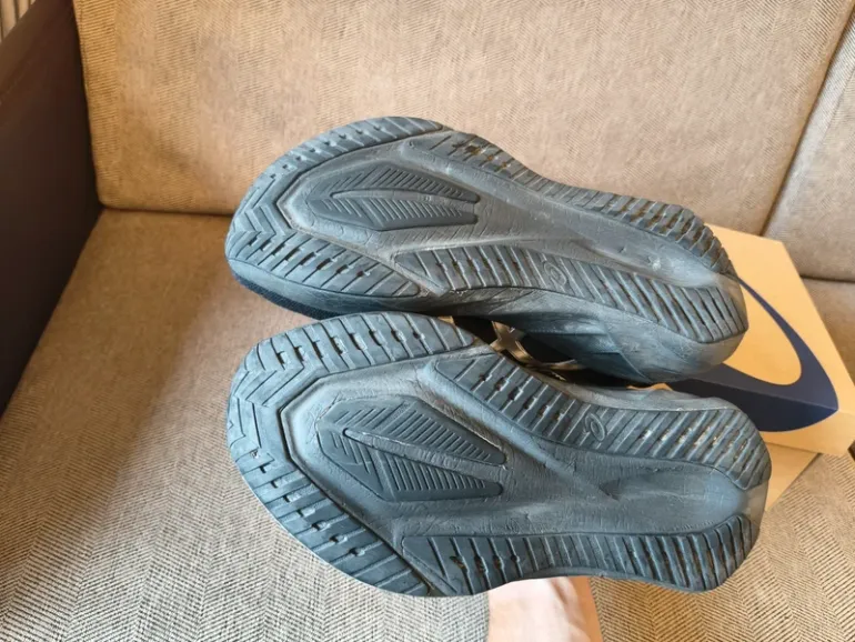 Asics Novablast 5 bike de segunda mano — imagen 5 de 5