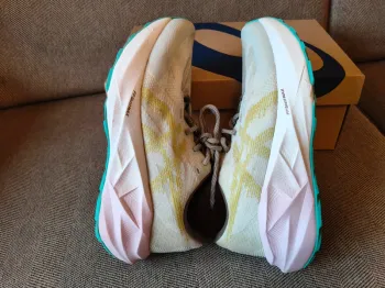 Gebrauchtes Asics Novablast 5 TR bike — Bild 5 von 5