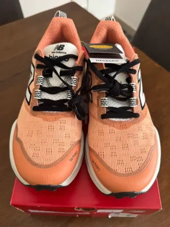 New Balance Hierro v9 bike usato