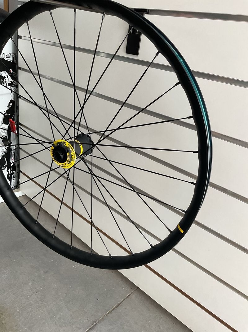 Mavic E-XA30 Elite 27, 5" Wheelset 2023 bike d'occasion — image 3 sur 7