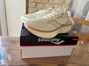 Saucony Ride 18 Wide bike de segunda mano — imagen 2 de 4