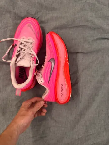 Gebrauchtes Orange ZoomX Invincible Run Flyknit 3 bike — Bild 4 von 5