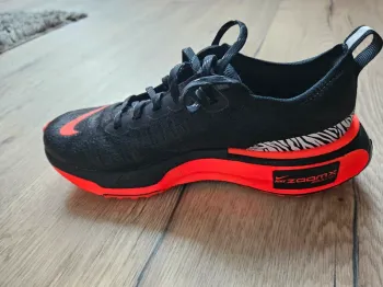 Použité Nike ZoomX Invincible Run 3 bike — obrázek 3 z 8