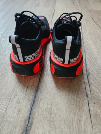 Použité Nike ZoomX Invincible Run 3 bike — obrázek 6 z 8