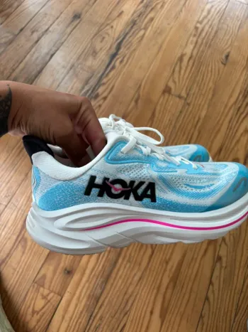 Tweedehands Hoka Running Shoes bike