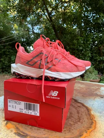 New Balance Tektrel bike usato