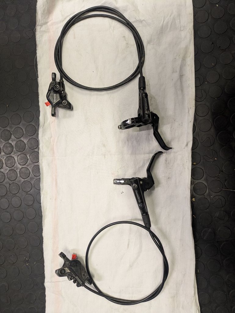 Shimano MT 501 Disc Brakes 2023 bike d'occasion — image 1 sur 2