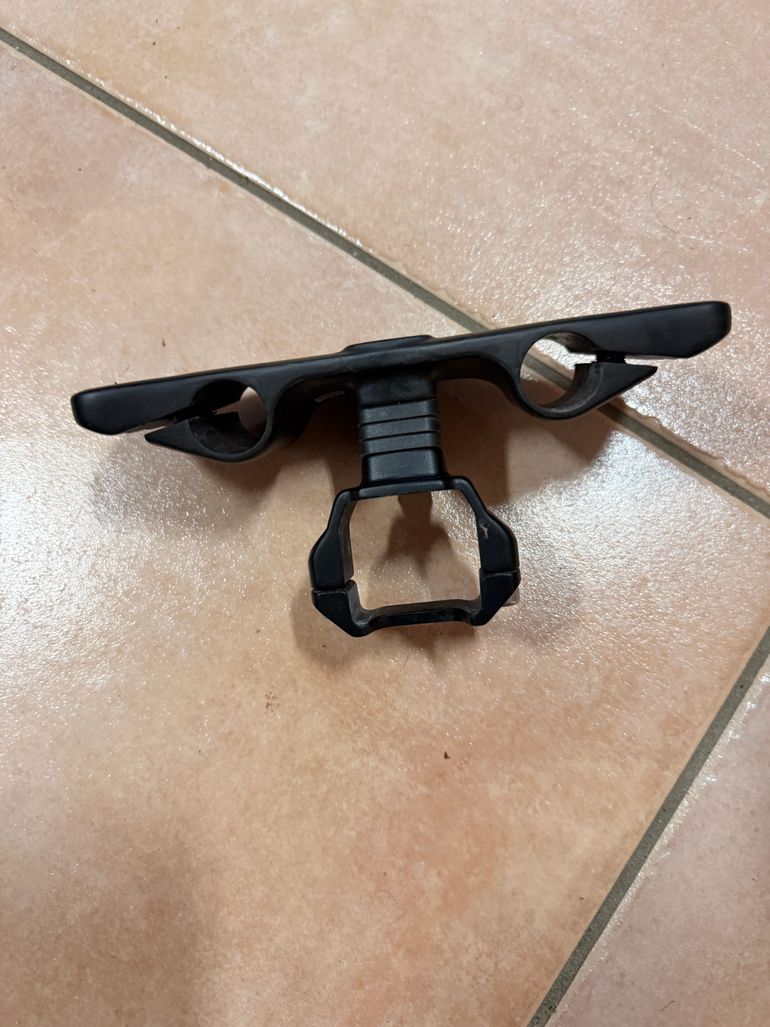 Giant Cockpit Clip-On Clamp 2025 bike de segunda mano — imagen 2 de 4