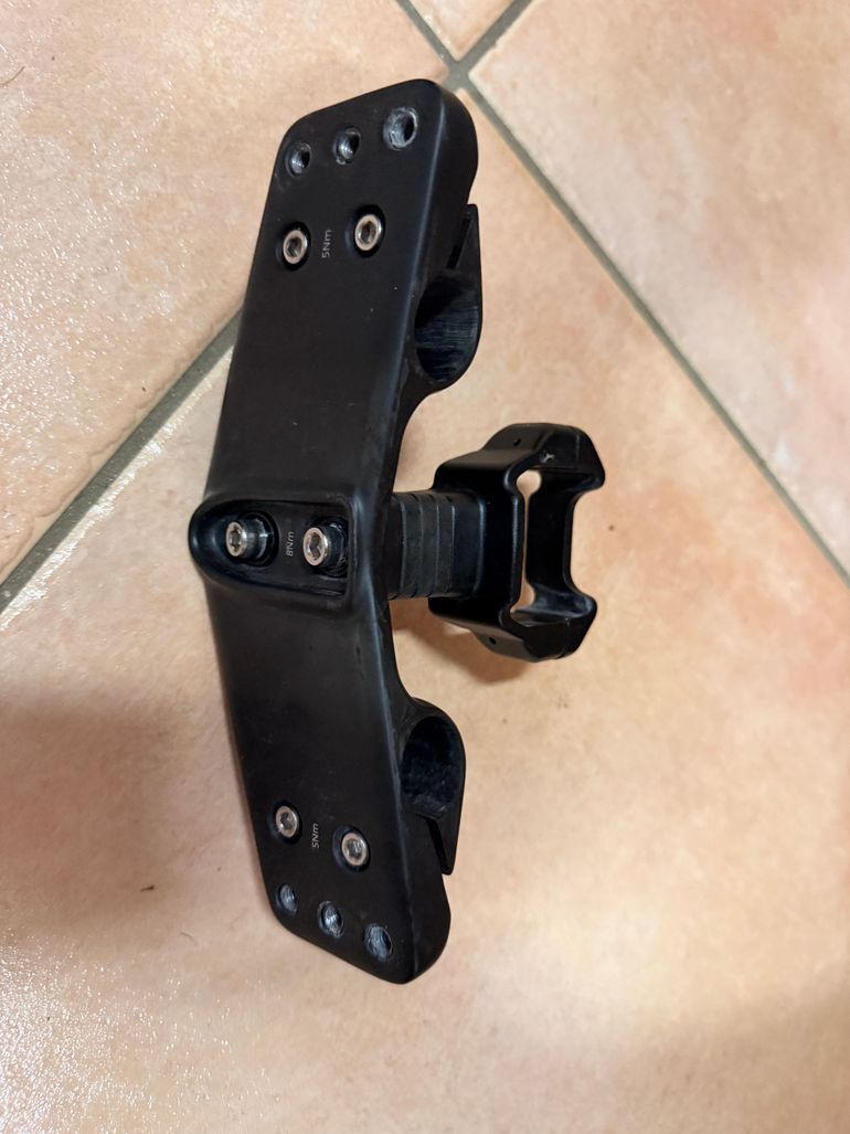 Giant Cockpit Clip-On Clamp 2025 bike de segunda mano — imagen 1 de 4