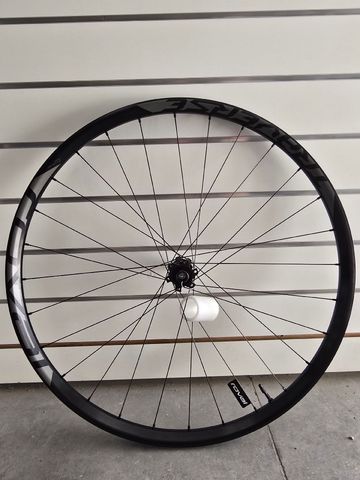Used Specialized Roval Traverse 27.5" bike — image 5 of 8