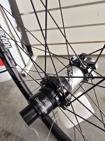 Used Specialized Roval Traverse 27.5" bike — image 6 of 8
