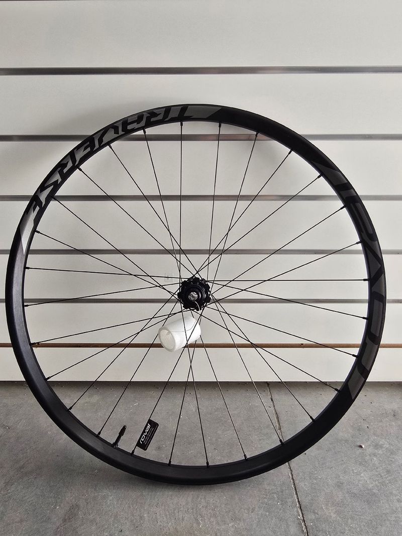 Used Specialized Roval Traverse 27.5" bike — image 4 of 8