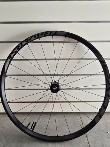 Used Specialized Roval Traverse 27.5" bike — image 2 of 8