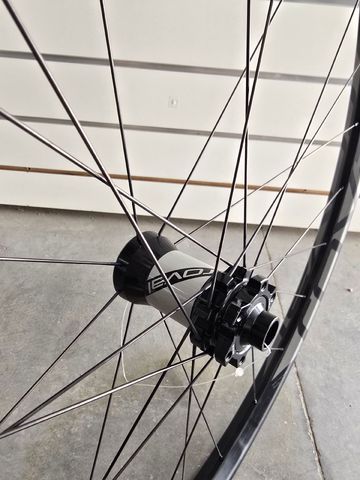 Used Specialized Roval Traverse 27.5" bike — image 3 of 8