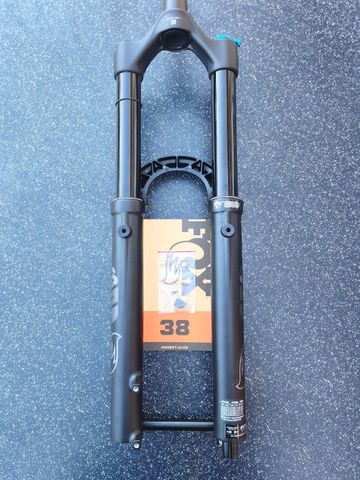 Fox 38 Performance 180mm 29" 2026 bike usato — immagine 2 di 6