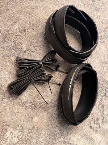 Použité Pirelli P Zero Race TLR RS 26 mm Tires + inner tubes bike — obrázek 5 z 5