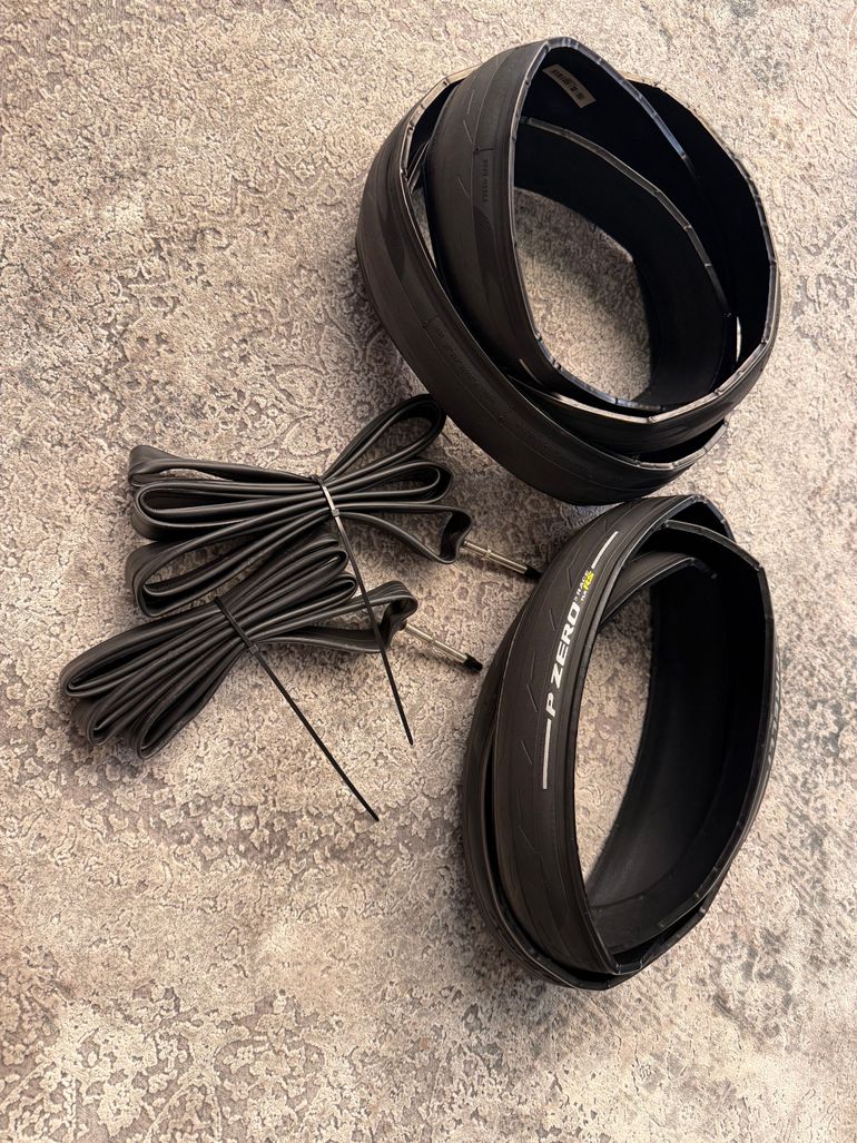 Použité Pirelli P Zero Race TLR RS 26 mm Tires + inner tubes bike — obrázek 5 z 5
