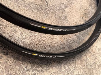 Použité Pirelli P Zero Race TLR RS 26 mm Tires + inner tubes bike