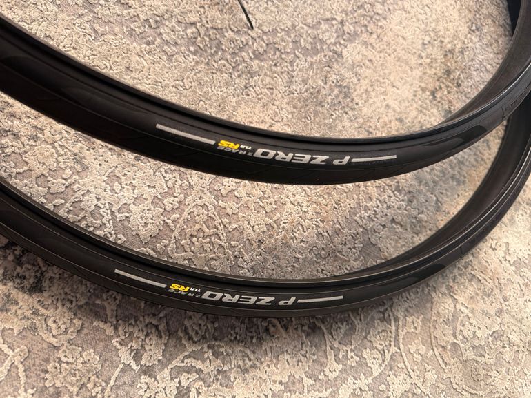 Použité Pirelli P Zero Race TLR RS 26 mm Tires + inner tubes bike — obrázek 1 z 5