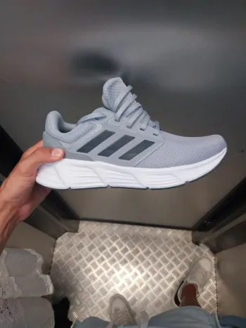 Gebrauchtes Adidas scarpe grigie bike