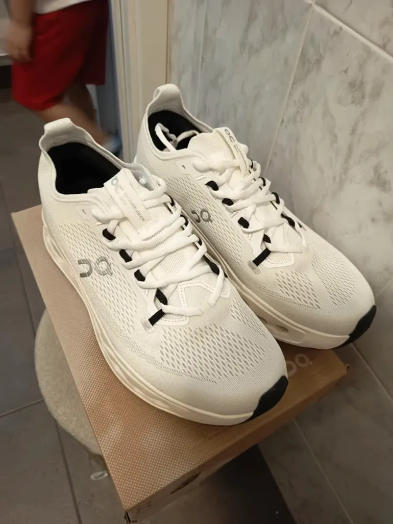 Tweedehands On Running Cloudsurfer Max bike — afbeelding 2 van 4