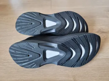 Adidas Sportschuhe schwarz bike usato — immagine 5 di 8