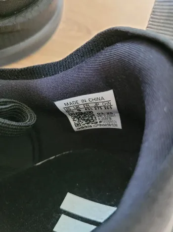 Adidas Sportschuhe schwarz bike usato — immagine 8 di 8