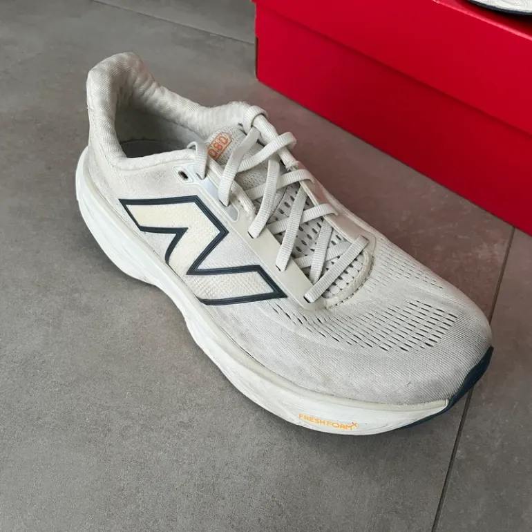 Gebrauchtes New Balance 1080 v14 bike — Bild 2 von 7